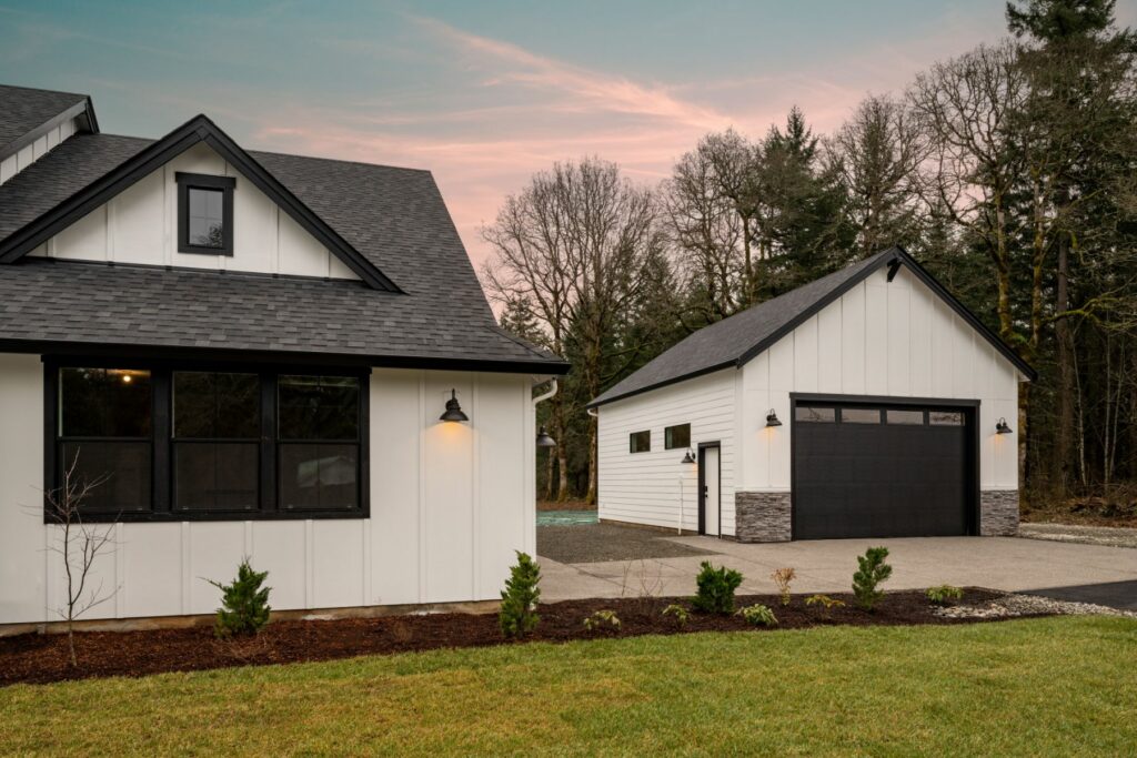 Detached Garage