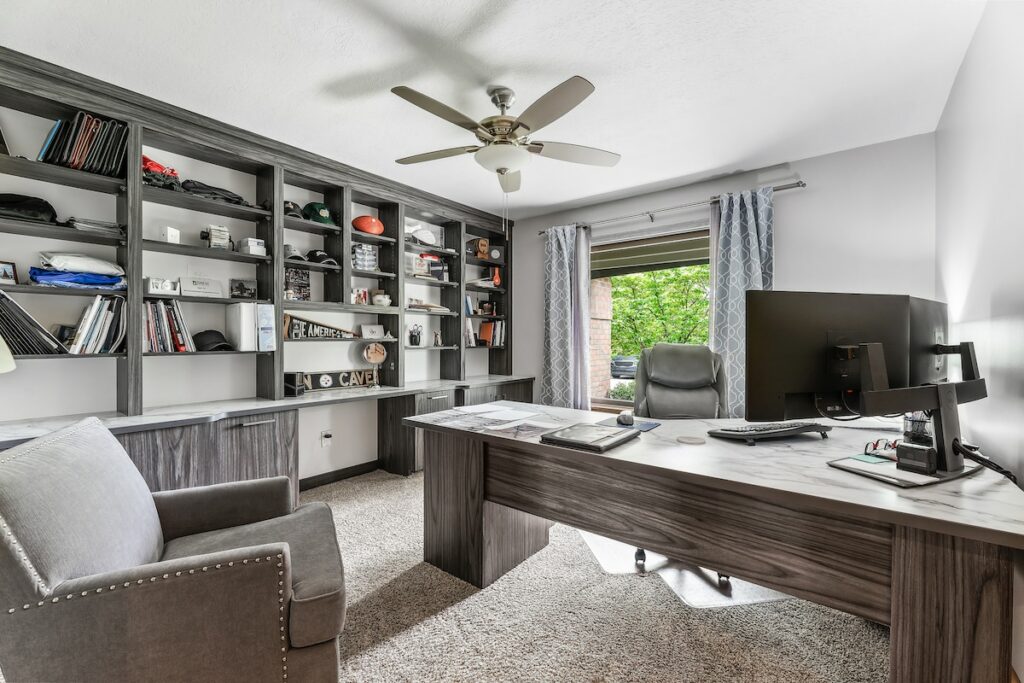 bonus room - home office